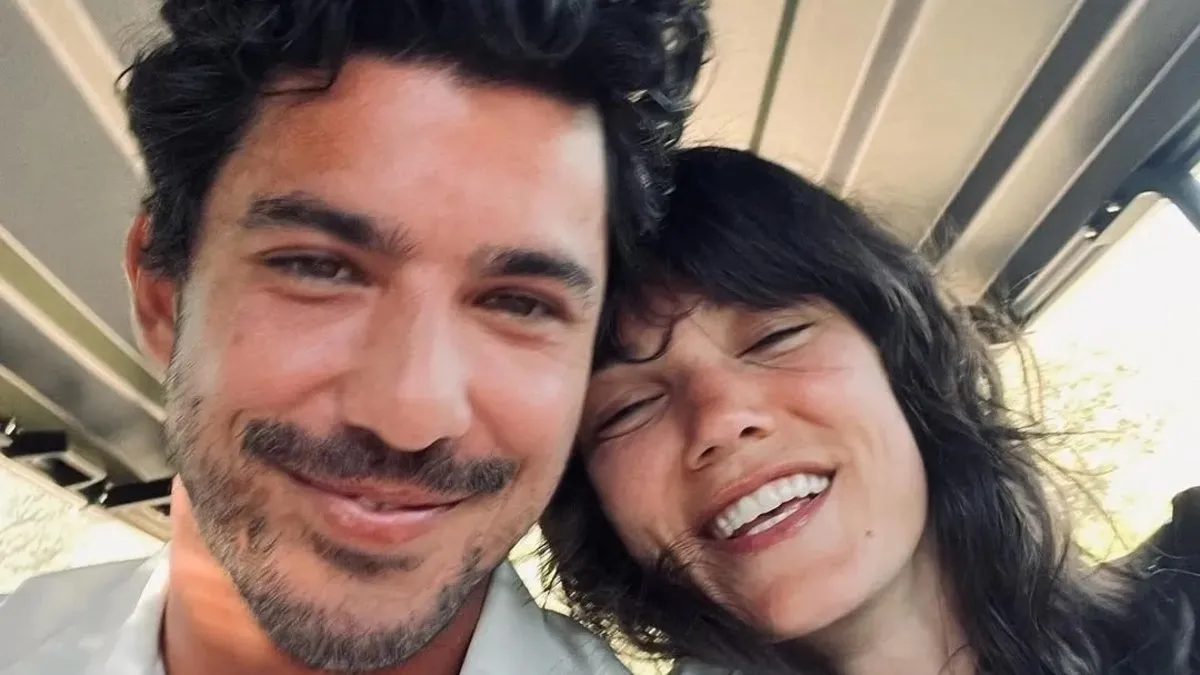 Pınar Deniz ve Kaan Yıldırım eylül ayında evleniyorlar! Pınar Deniz’den çarpıcı hamilelik açıklaması: Kıpkırmızı oldum!
