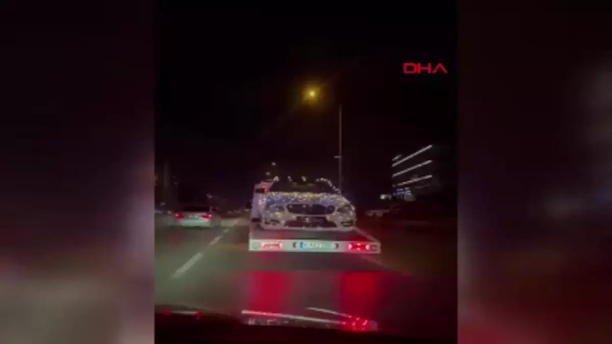Bursa’da Yeni Yıl Kutlaması Renkli Lambalarla Yapıldı