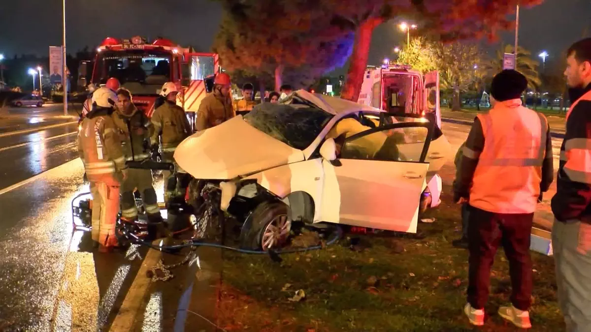 Kartal’da Trafik Kazası: Sürücü ve Arkadaş Yaralandı