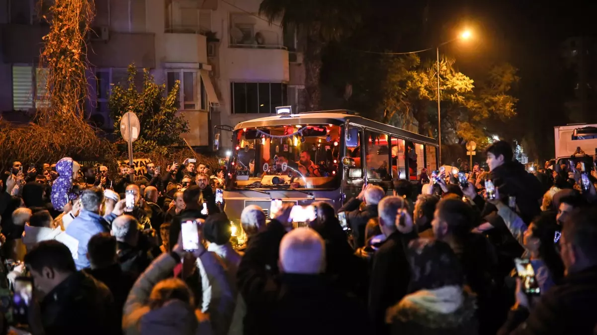 Ferdi Tayfur’un Vefatı, Sevenleriyle Duygusal Anlar Yaşandı