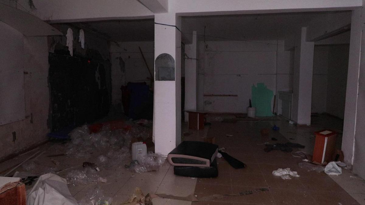 Kepçe binanın kolonlarını çatlattı… 7 katlı bina tahliye edildi