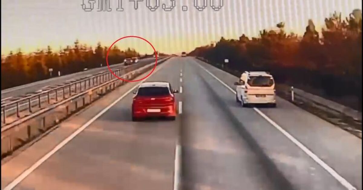 Otomobiliyle ters yöne girip, ciple çarpışması kamerada: 1 ölü, 4 yaralı