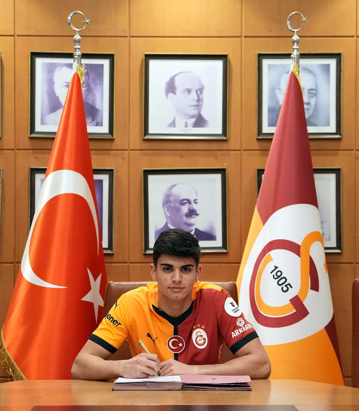 Galatasaray, Genç Stoper Arda Ünyay’ı Kadrosuna Kattı