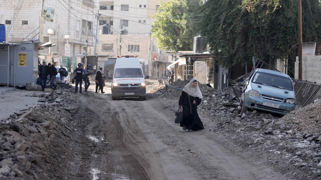 Katil İsrail güçleri, Cenin’de bir aracı İHA’yla hedef aldı