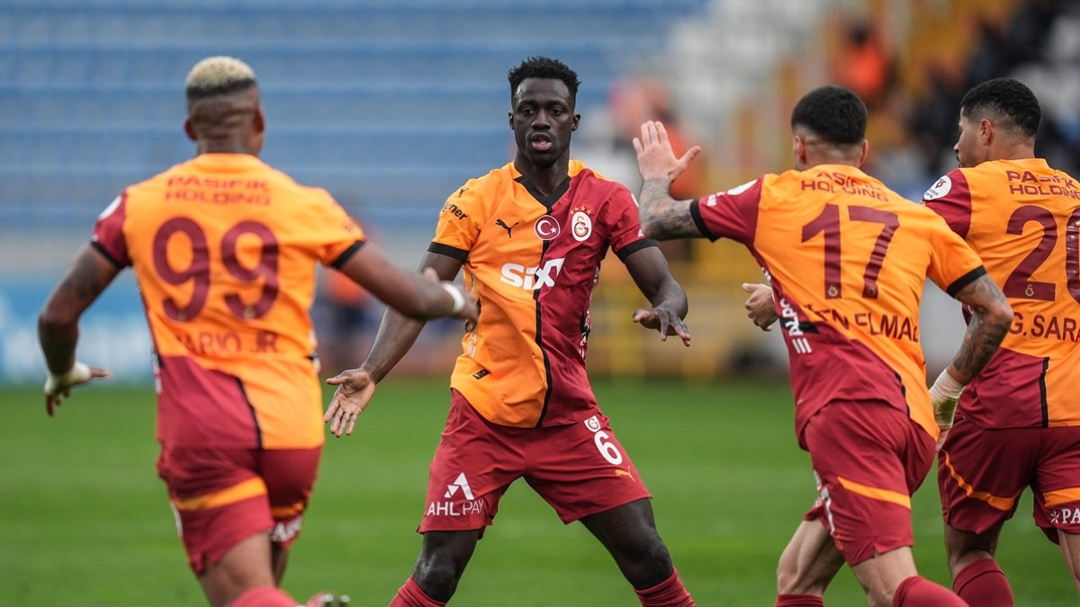 Galatasaray’da prim krizinde devreye Dursun Özbek girdi