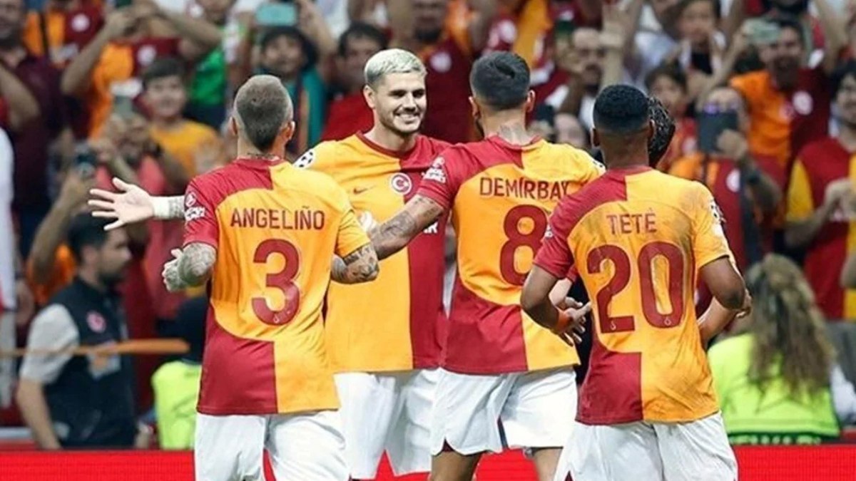 Galatasaray’ın eski oyuncuları Angelino ve Tete performanslarıyla dikkat çekti