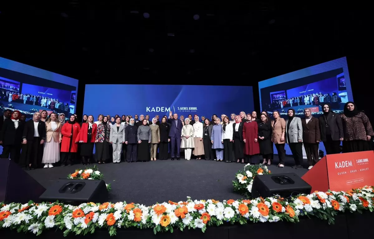 Emine Erdoğan, KADEM Yönetim Kurulu Başkanı Canan Sarı’yı Tebrik Etti