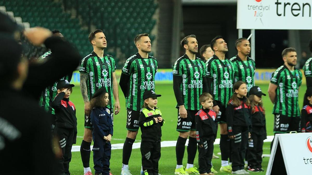 Kocaelispor, Yeni Malatyaspor’u çok farklı geçti